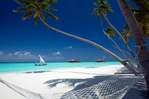Мальдивы: теплые пляжи, лазурное море